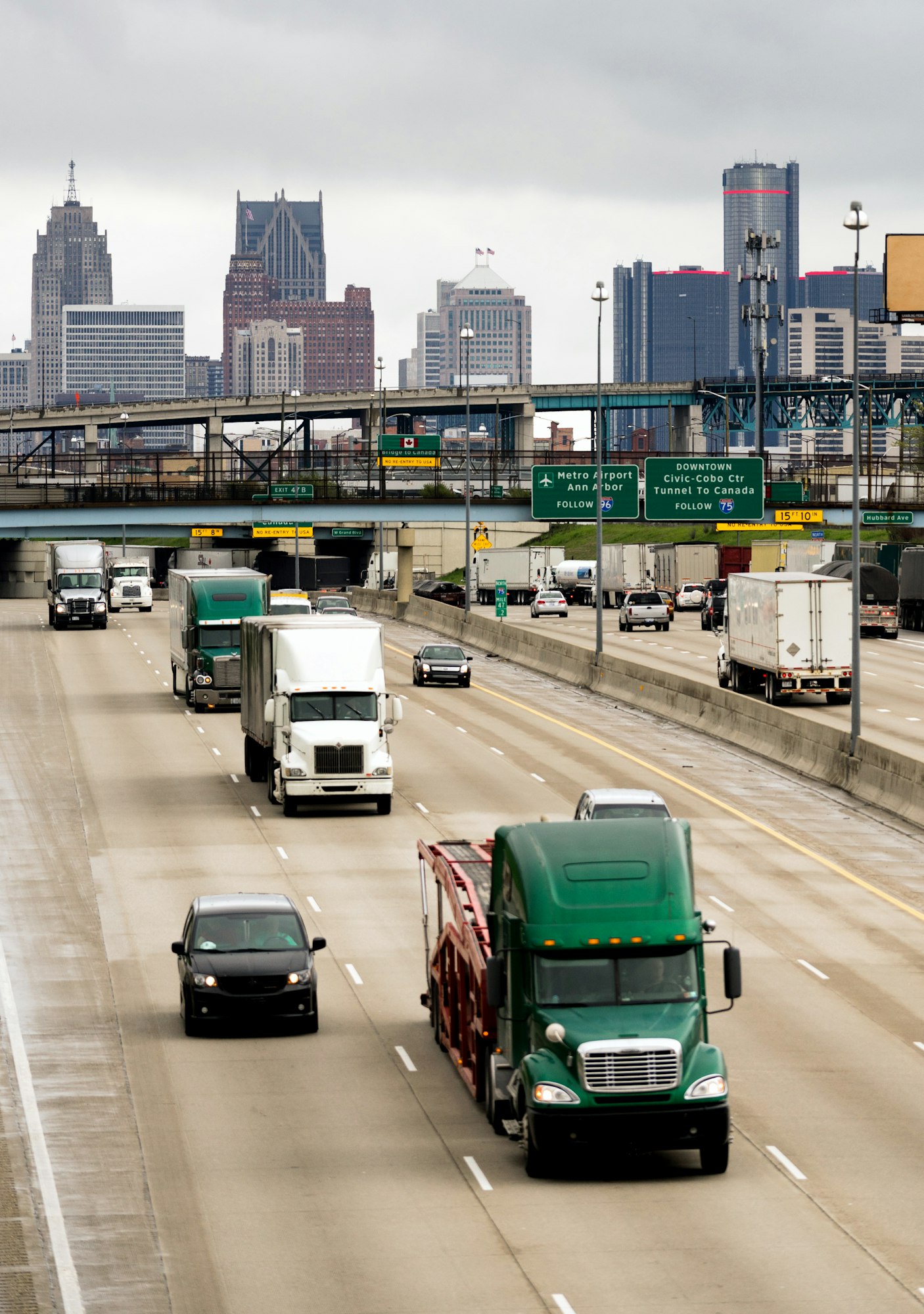 Interstate Highway Traffic Flows Arouund Detroit Michigan Metro